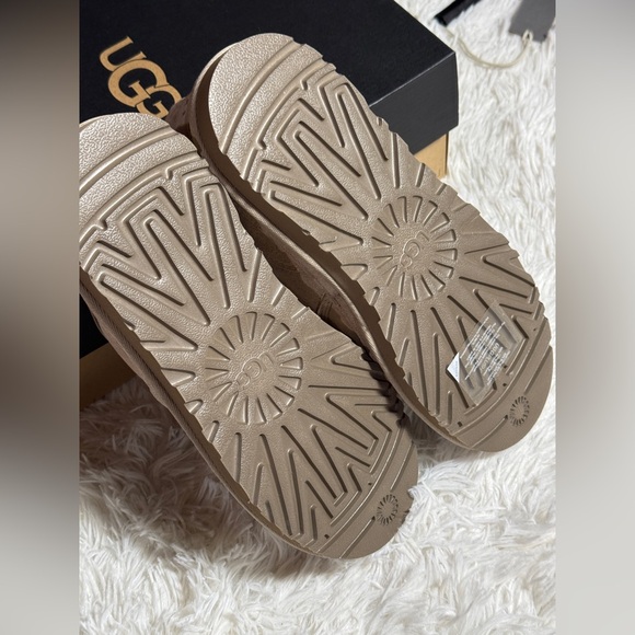 New 🔥 Ugg Men's Maksim II Boot - Picture 6 of 7